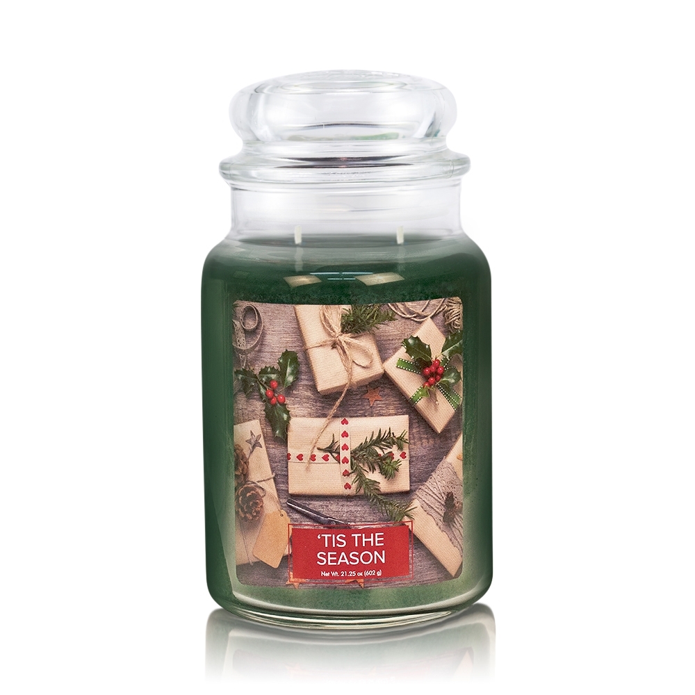 'Tis The Season 26 oz Glas (2-Docht) 170h Brenndauer Village Candle